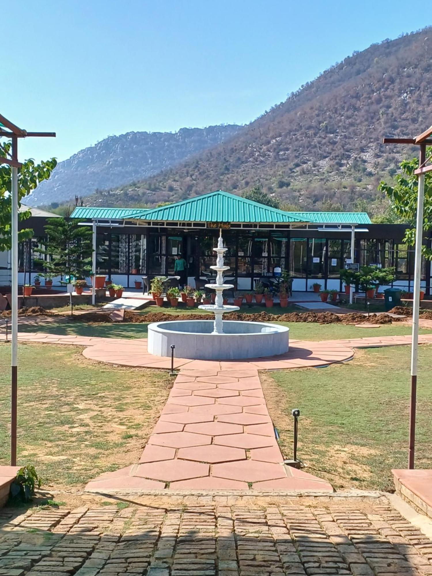 Shivir Aranya - Wilderness Resort Алвар Екстериор снимка