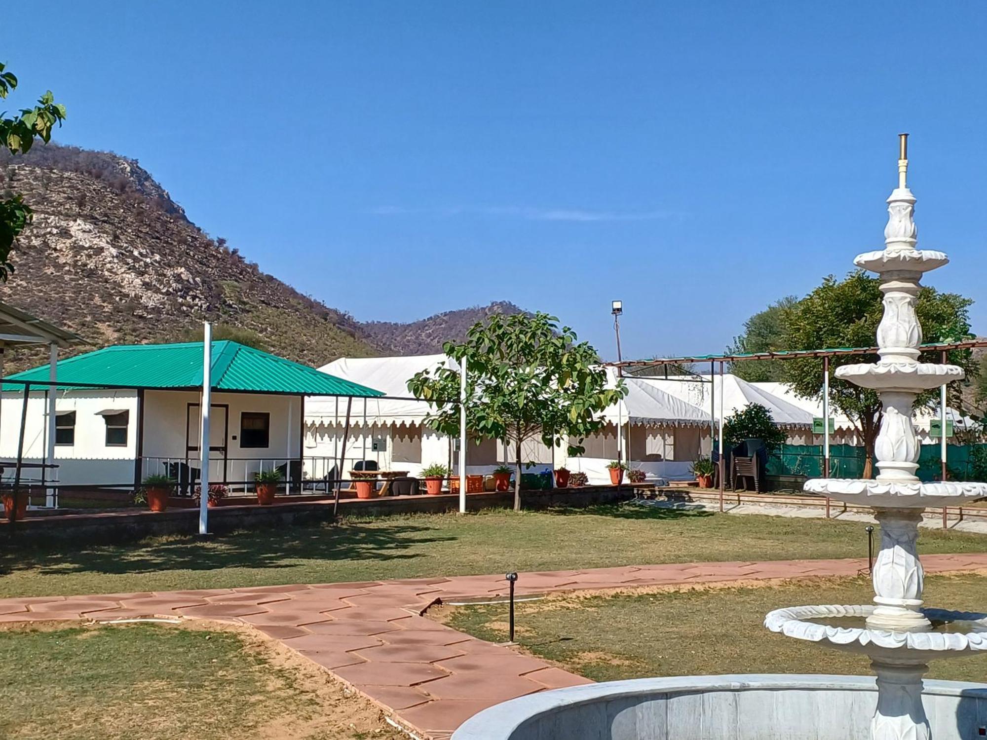 Shivir Aranya - Wilderness Resort Алвар Екстериор снимка