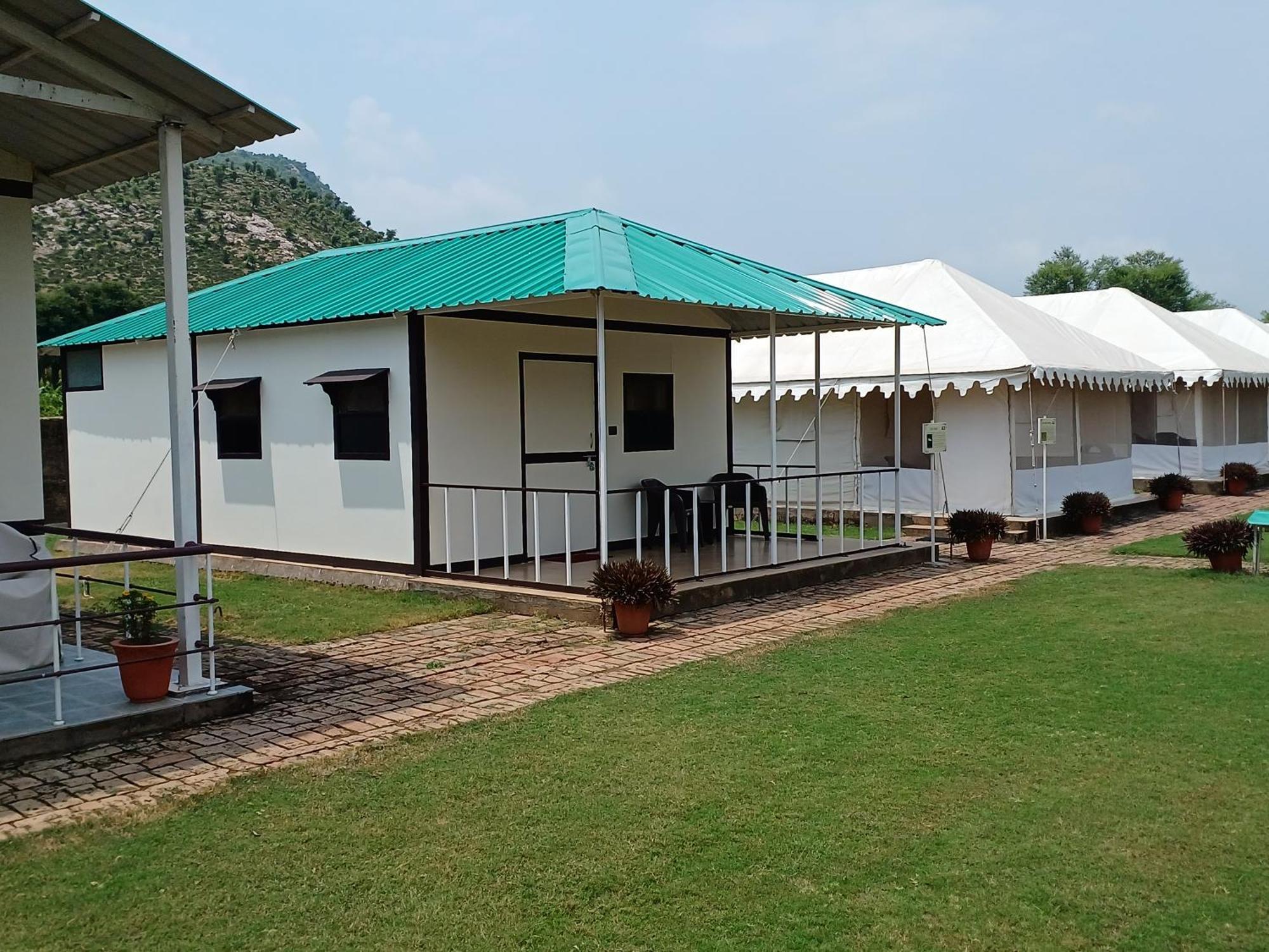 Shivir Aranya - Wilderness Resort Алвар Екстериор снимка