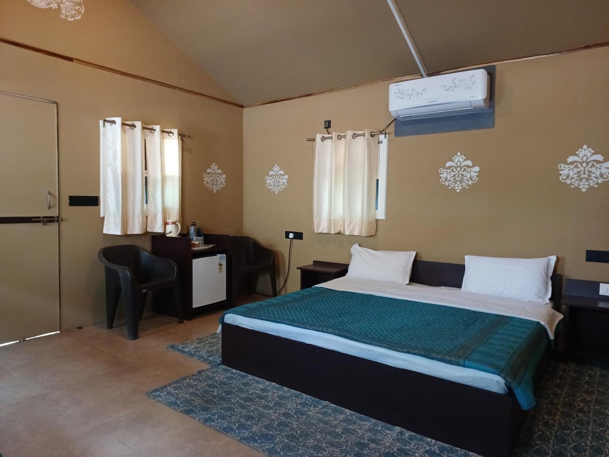 Shivir Aranya - Wilderness Resort Алвар Екстериор снимка